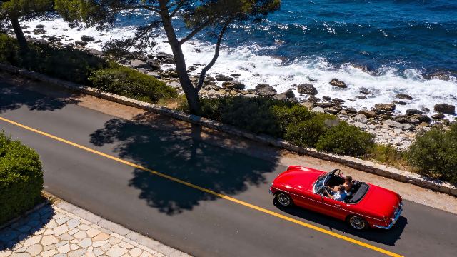 Coastal Highway Cruise wallpaper in 3840x2160